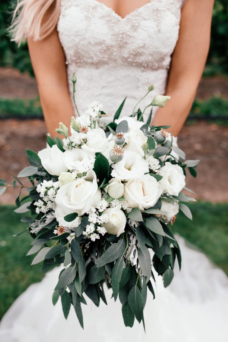 Classic White Bride bouquet