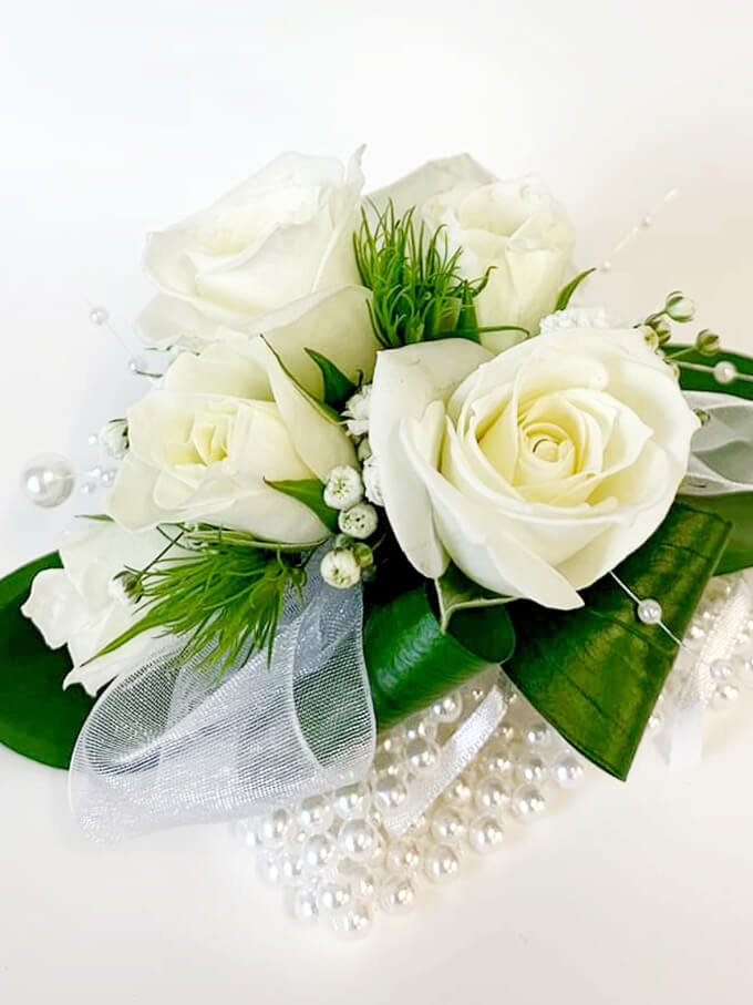 Rose wrist corsage